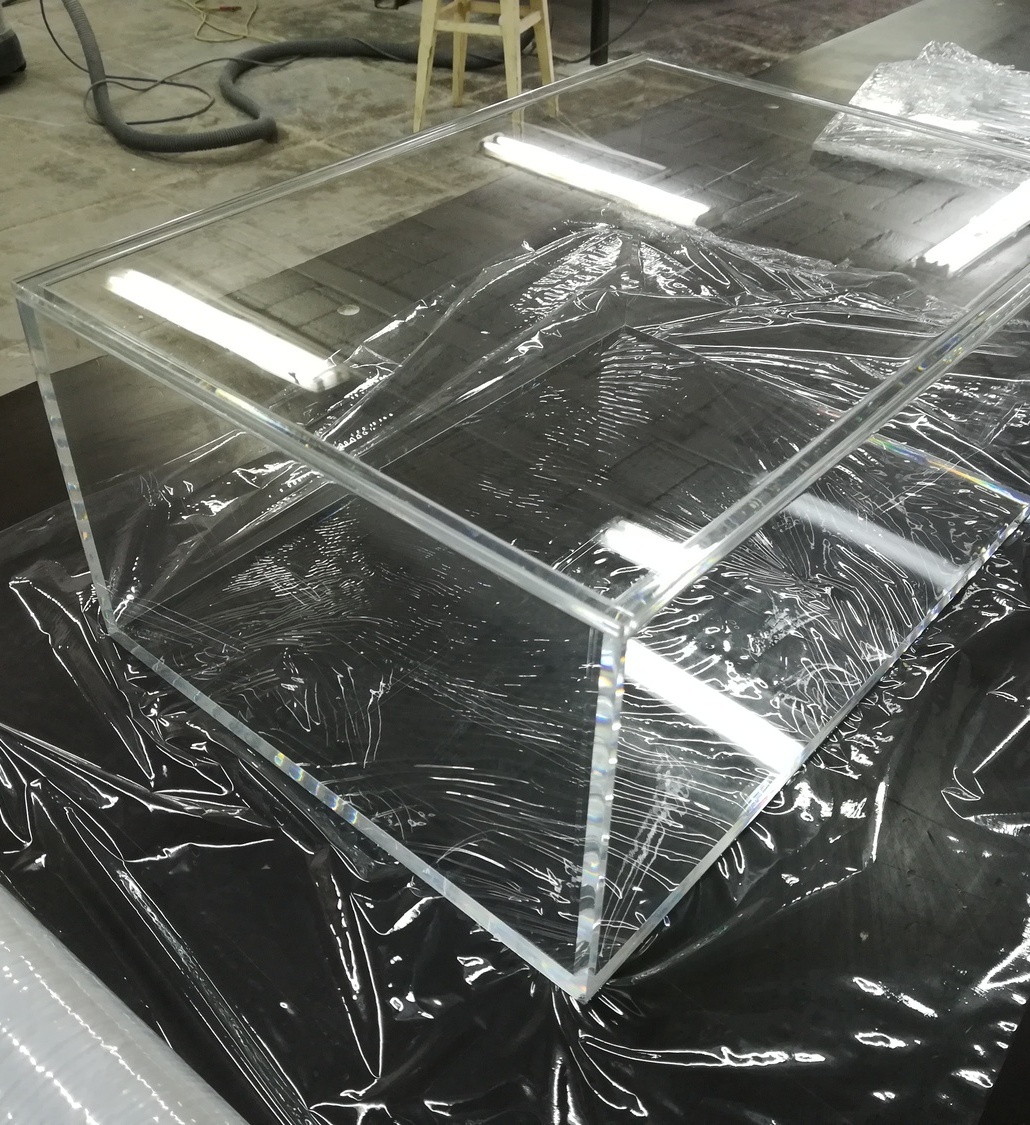 изготовление изделий +из оргстекла москва